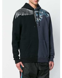 schwarzer bedruckter Pullover mit einem Kapuze von Marcelo Burlon County of Milan