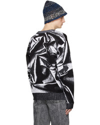 schwarzer bedruckter Pullover mit einem Rundhalsausschnitt von AGR
