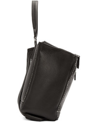 schwarzer beschlagener Leder Rucksack von Givenchy