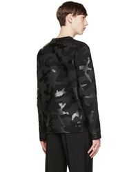 schwarzer Camouflage Pullover mit einem Rundhalsausschnitt von Valentino