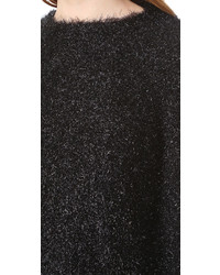 schwarzer flauschiger Pullover mit einem Rundhalsausschnitt von Tibi
