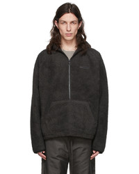 schwarzer Fleece-Pullover mit einem Kapuze von Essentials