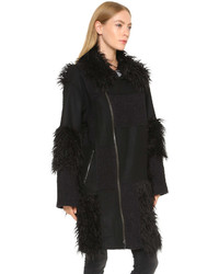 schwarzer Mantel mit Fransen von DKNY