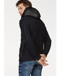 schwarzer gesteppter Pullover mit einem Kapuze von Cipo & Baxx