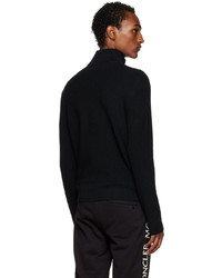 schwarzer gesteppter Pullover mit einem Reißverschluß von Moncler