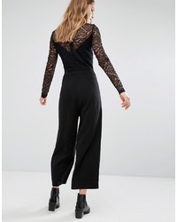 schwarzer Jumpsuit aus Spitze von Gestuz