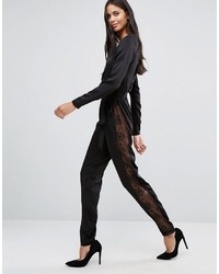 schwarzer Jumpsuit aus Spitze