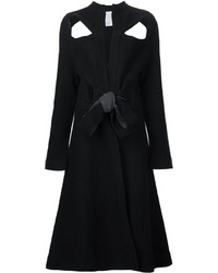 schwarzer Mantel mit Ausschnitten von Tome