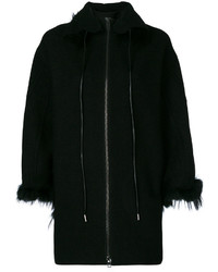 schwarzer Mantel mit einem Pelzkragen von Ermanno Scervino