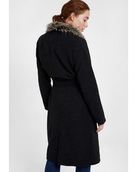 schwarzer Mantel mit einem Pelzkragen von OXXO