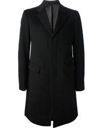 schwarzer Mantel