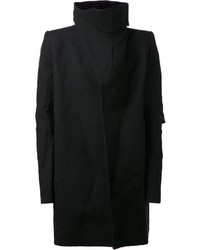 schwarzer Mantel