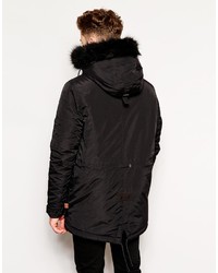 schwarzer Parka