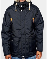 schwarzer Parka