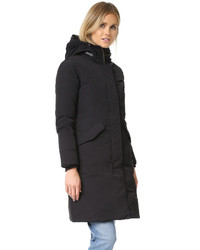 schwarzer Parka von Woolrich