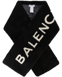 schwarzer Pelzschal von Balenciaga