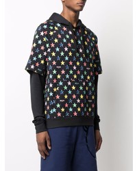 schwarzer Pullover mit einem Kapuze mit Sternenmuster von Moschino