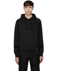 schwarzer Pullover mit einem Kapuze von Alexander McQueen