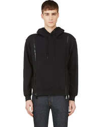 schwarzer Pullover mit einem Kapuze von McQ