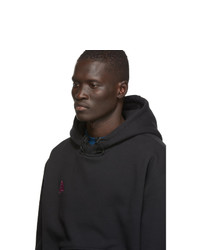 schwarzer Pullover mit einem Kapuze von Nike