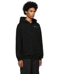 schwarzer Pullover mit einem Kapuze von McQ