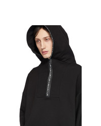 schwarzer Pullover mit einem Kapuze von McQ Alexander McQueen