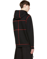 schwarzer Pullover mit einem Kapuze von Christopher Kane