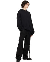 schwarzer Pullover mit einem Kapuze von Ann Demeulemeester