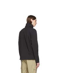 schwarzer Pullover mit einem Kapuze von Stone Island