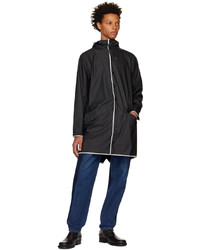 schwarzer Pullover mit einem Kapuze von Rains