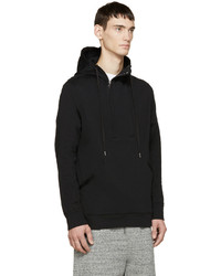 schwarzer Pullover mit einem Kapuze von Helmut Lang