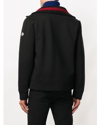 schwarzer Pullover mit einem Kapuze von Moncler