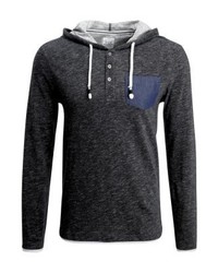 schwarzer Pullover mit einem Kapuze von Esprit