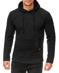 schwarzer Pullover mit einem Kapuze von INDICODE