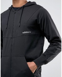 schwarzer Pullover mit einem Kapuze von adidas