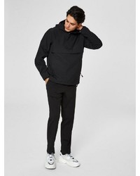 schwarzer Pullover mit einem Kapuze von Selected Homme