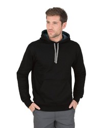 schwarzer Pullover mit einem Kapuze von Trigema