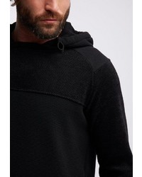 schwarzer Pullover mit einem Kapuze von Tuffskull