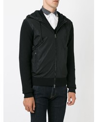 schwarzer Pullover mit einem Kapuze von Moncler