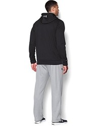 schwarzer Pullover mit einem Kapuze von Under Armour