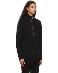 schwarzer Pullover mit einem Reißverschluss am Kragen von Moncler Genius