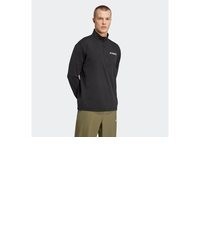 schwarzer Pullover mit einem Reißverschluss am Kragen von adidas Terrex