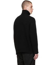 schwarzer Pullover mit einem Reißverschluss am Kragen von Solid Homme