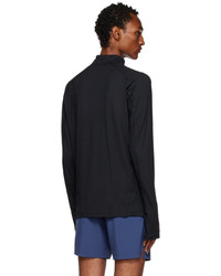 schwarzer Pullover mit einem Reißverschluss am Kragen von Reebok Classics
