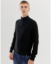 schwarzer Pullover mit einem Reißverschluss am Kragen von KIOMI