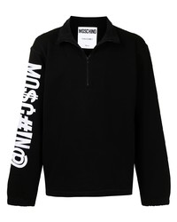 schwarzer Pullover mit einem Reißverschluss am Kragen von Moschino