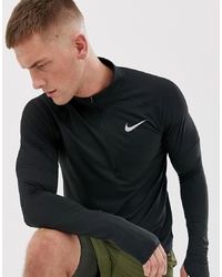 schwarzer Pullover mit einem Reißverschluss am Kragen von Nike Running