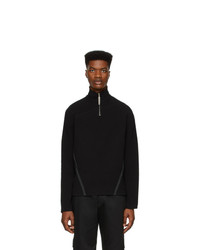 schwarzer Pullover mit einem Reißverschluss am Kragen von Spencer Badu
