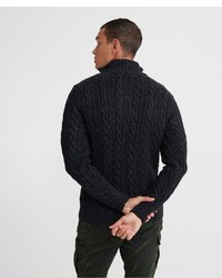 schwarzer Pullover mit einem Reißverschluss am Kragen von Superdry