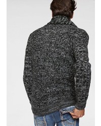 schwarzer Pullover mit einem Reißverschluß von Cipo & Baxx